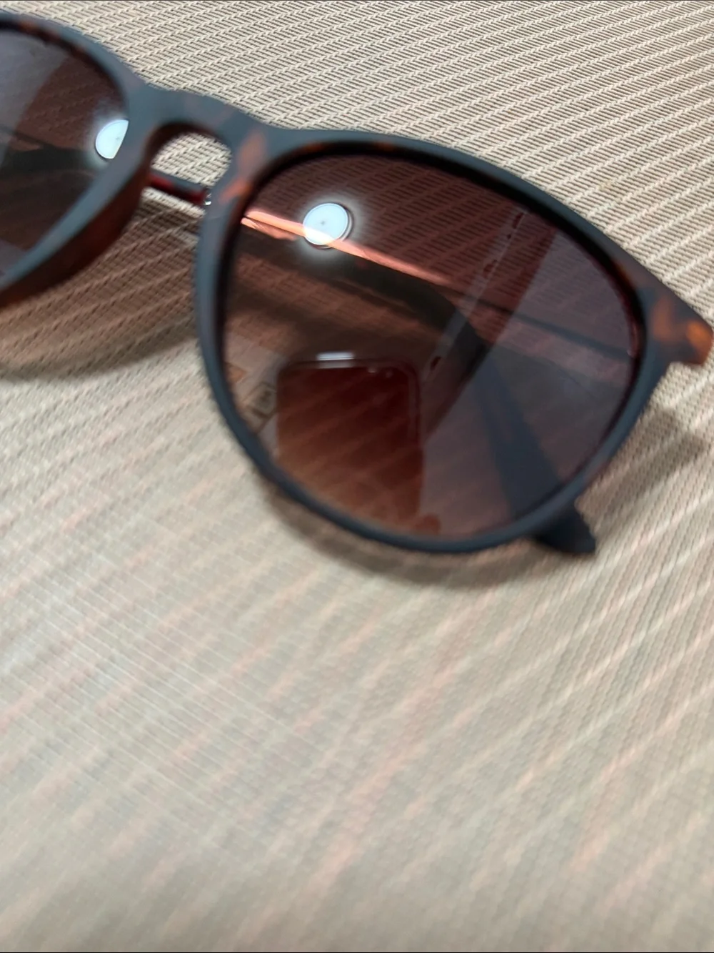 Hand polished Classic Round Brown Gradient Sunglasses
